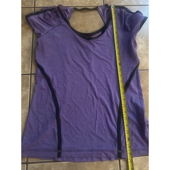 Lululemon 10 Basic Purple Active Tee Shirt Top Cut Out Stretch - Picture 5 of 8